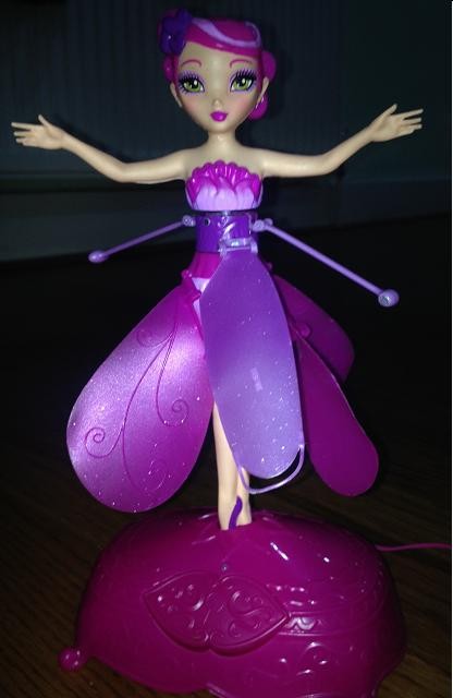 She really flies!!!.. Yes she does!!!.. Flutterbye Flying Fairy from Spin Master Toys Review